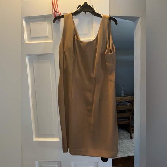 Women’s Professional Suit (plus 16) - Picture 7 of 9